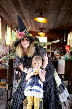 Gardner Village Witches - metamorpha gardner village witch 