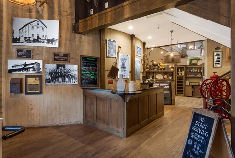  Archibald's Restaurant Dining