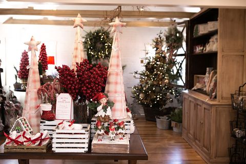 Simply Flowers at Gardner Village - simply flowers christmas decor 