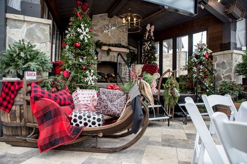  Mill Plaza Breakfast With Santa