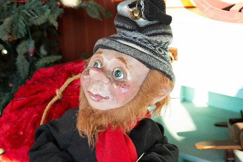 Christmas Elves at Gardner Village - Elf Displays 