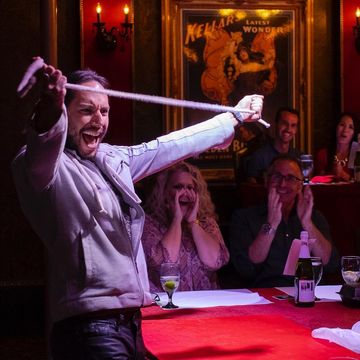 Mystique Dining - magician alex ramone at mystique dining 