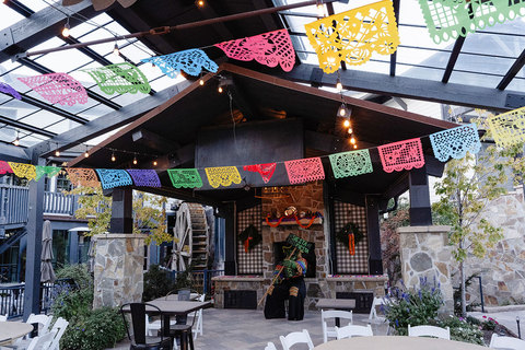 Gardner Village Witch Displays - siesta witch on mill plaza  