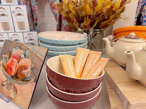  Lilly & Vera Meaningful Gifts