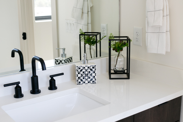 minimalist bathroom