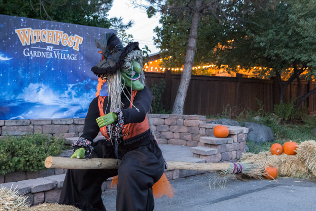 witch photo opp