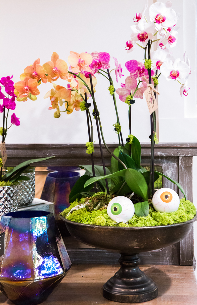 halloween floral arrangement