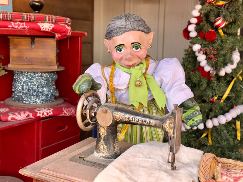 elf scavenger hunt