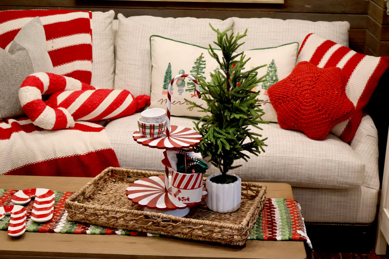 how to style a tray