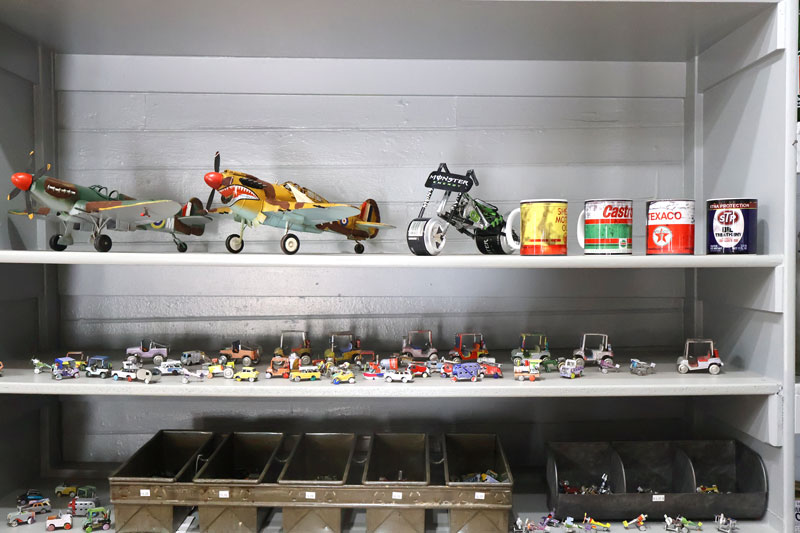 tin toy cars